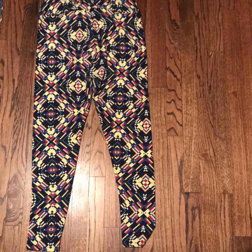 Worn a few times TC LuLaRoe leggings